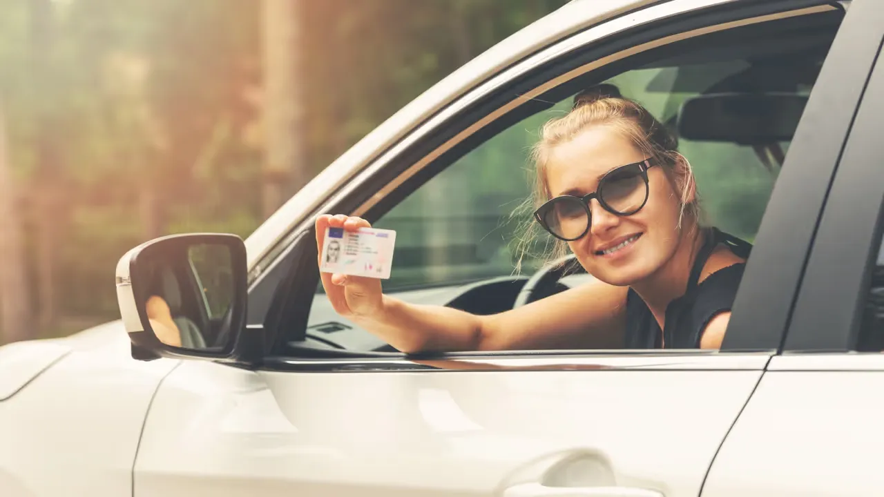 Ta körkort i Huddinge med trygghet